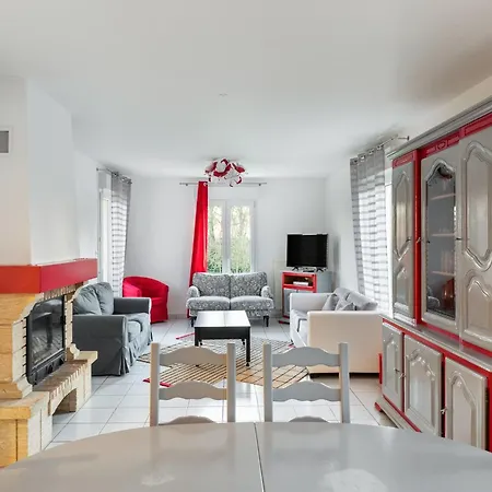 House In Near The Sea, Cleaning Included *